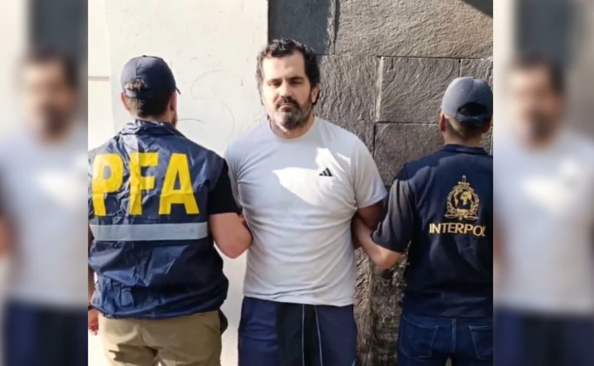 Detienen-en-Argentina-al-contralmirante-Fernando-Farias-Laguna-senalado-por-huachicol-fiscal