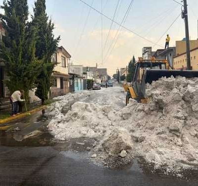Granizada-en-Toluca-deja-calles-cubiertas-de-hielo-y-provoca-caos-vial