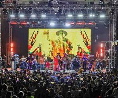 Lila-Downs-ofrecio-concierto-gratuito-en-la-Utopia-Ceylan-de-Azcapotzalco-con-mas-de-6500-asistentes