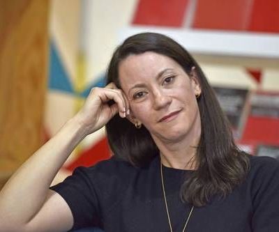 Mariana-Marsal-publica-Pespuntes-novela-sobre-memoria-tejido-y-relaciones-biculturales