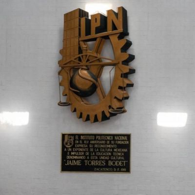 SEP-ofrece-prohibir-cobro-de-cuotas-en-el-IPN-y-acuerda-mesa-permanente-para-atender-el-pliego-petitorio