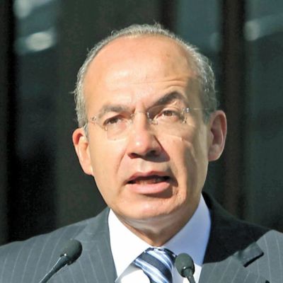 La-estatua-dice-muy-poco-de-mi-Calderon-responde-a-la-decapitacion-de-su-figura-en-Los-Pinos